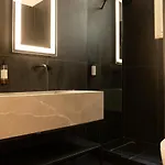 Taskou Luxury דירה