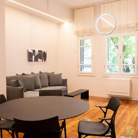 Taskou Luxury Apartament