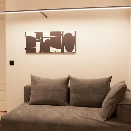 Taskou Luxury Apartment *
